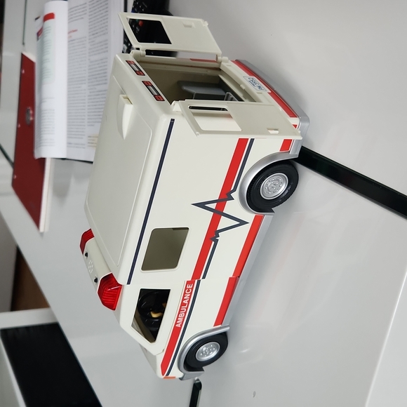 Mini Ambulance - Picture 7 of 9